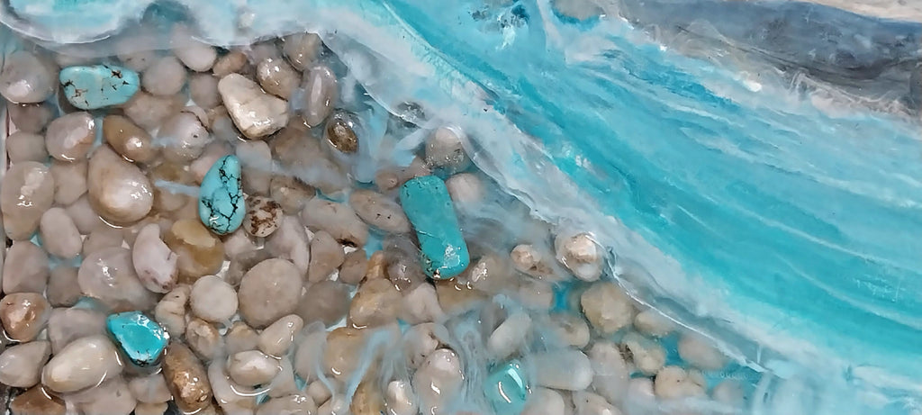 Resin Feature Wall – High Gloss Resin with Pebbles